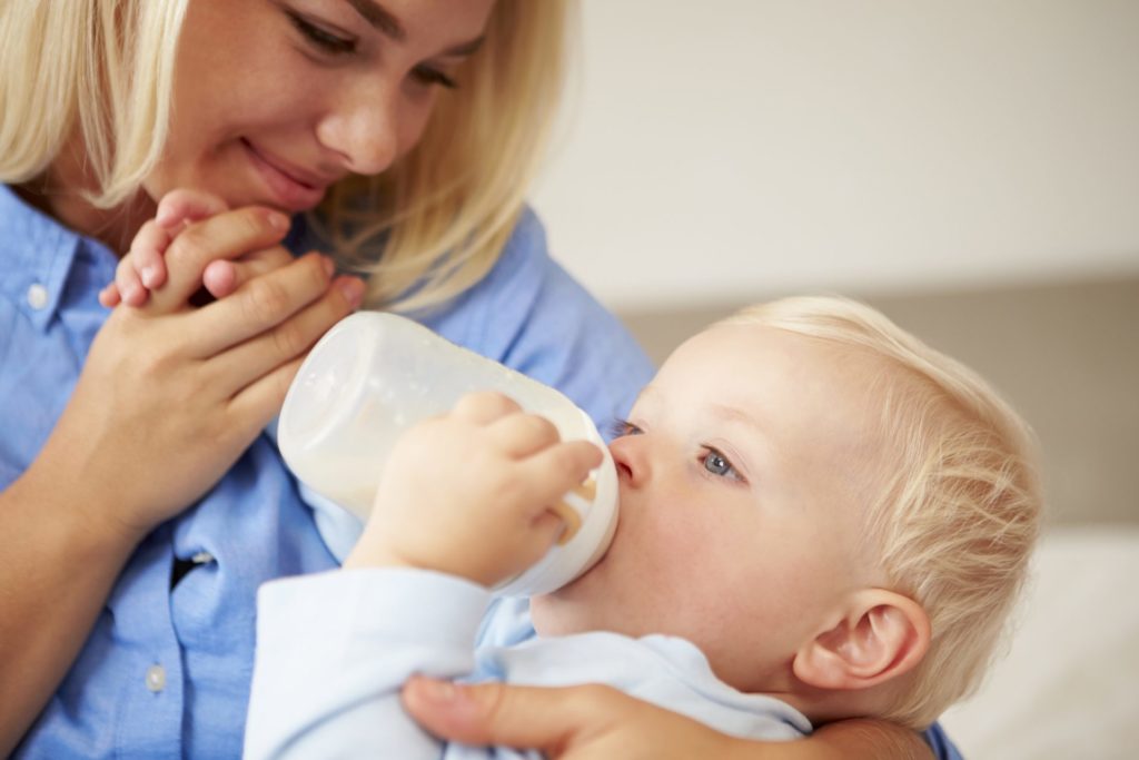 Вздутие живота у ребенка 3 года: чем лечить?