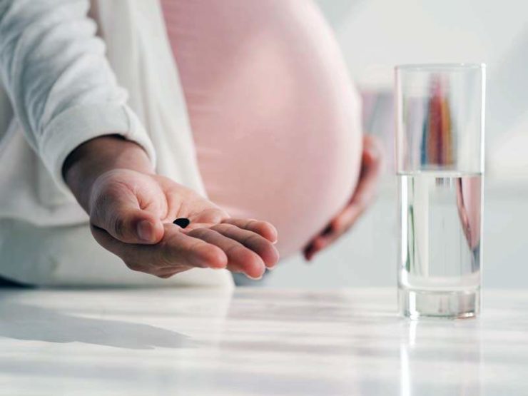 Вздутие живота после переноса эмбрионов: причины и лечение